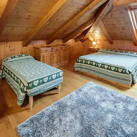 Bucaneve - Stayincortina Apartman *