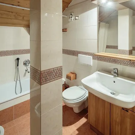 Bucaneve - Stayincortina Apartman
